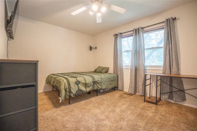 420 W Mills Street, Winterset, IA 50273
