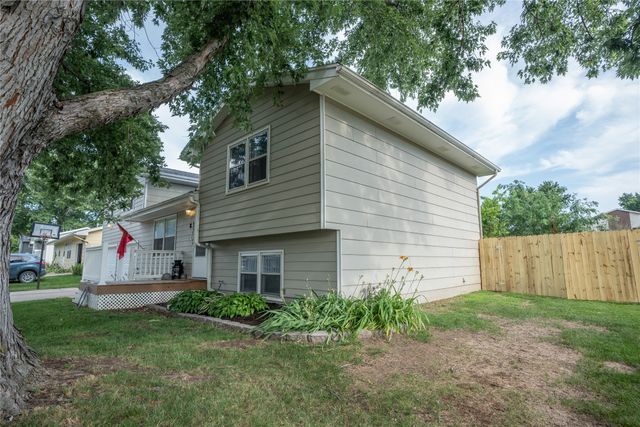 420 W Mills Street, Winterset, IA 50273
