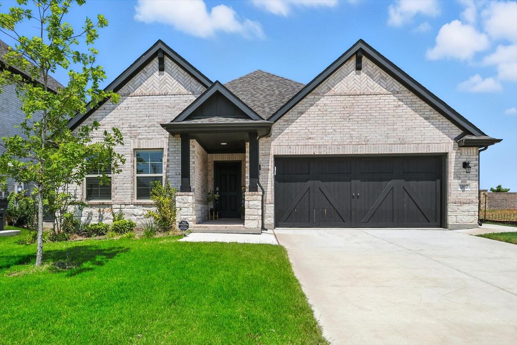 1812 Valencia Drive, Little Elm, TX 75068