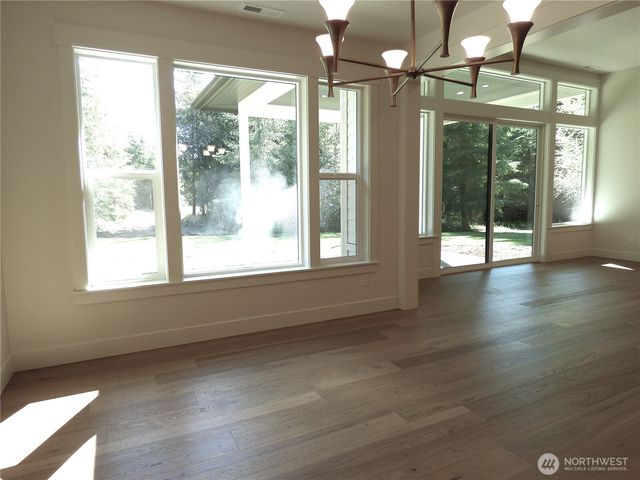 6629 Shadow Creek Lane NE, Olympia, WA 98516