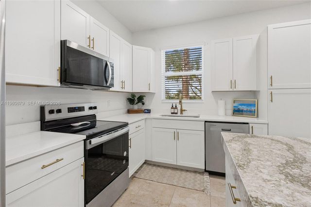 4820 N Longwood Lake Sq, Westlake, FL 33470