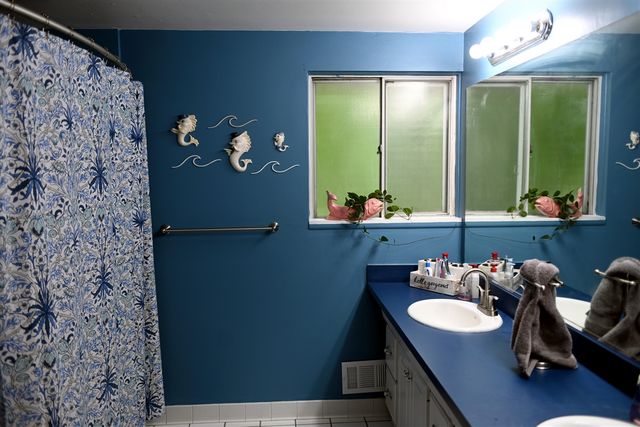 29011 Glenarden Street, Farmington Hills, MI 48334