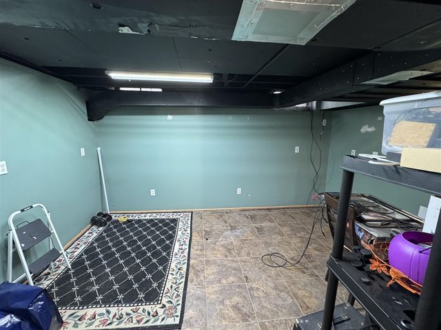 29011 Glenarden Street, Farmington Hills, MI 48334