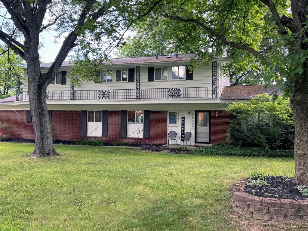 29011 Glenarden Street, Farmington Hills, MI 48334