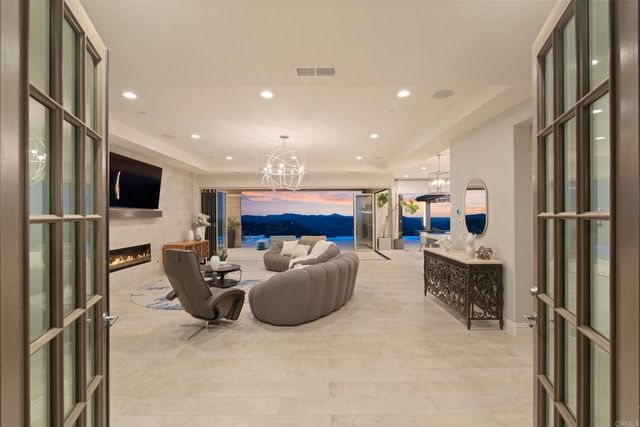 560 Ledge Street, San Marcos, CA 92078