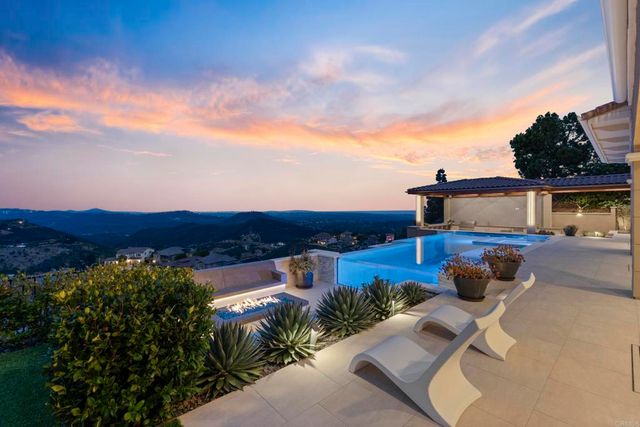 560 Ledge Street, San Marcos, CA 92078