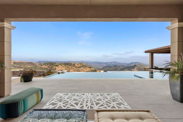 560 Ledge Street, San Marcos, CA 92078