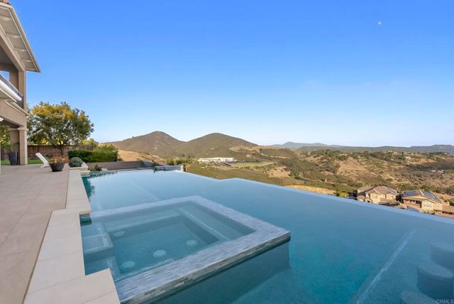 560 Ledge Street, San Marcos, CA 92078