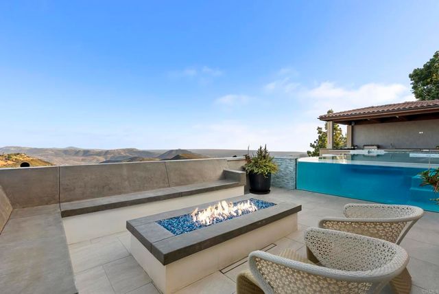 560 Ledge Street, San Marcos, CA 92078