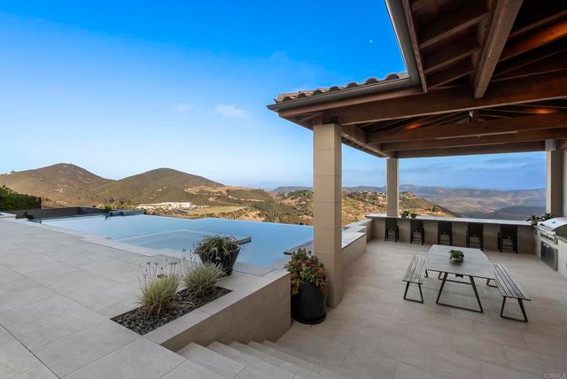 560 Ledge Street, San Marcos, CA 92078