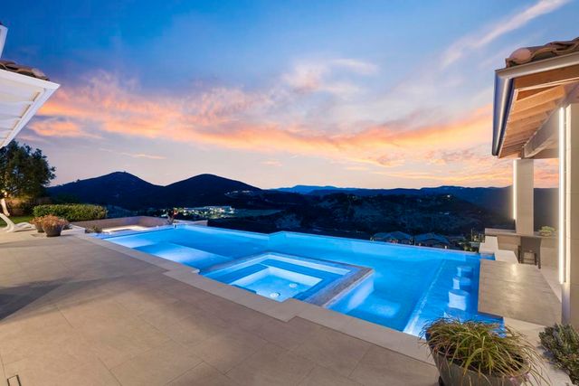 560 Ledge Street, San Marcos, CA 92078