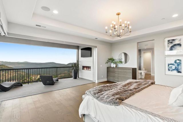 560 Ledge Street, San Marcos, CA 92078