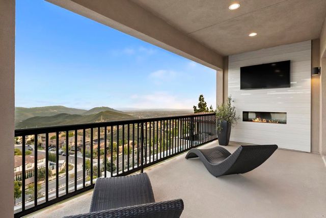 560 Ledge Street, San Marcos, CA 92078