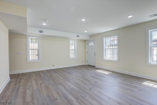 68 Lindsley Ave, Newark City, NJ 07106