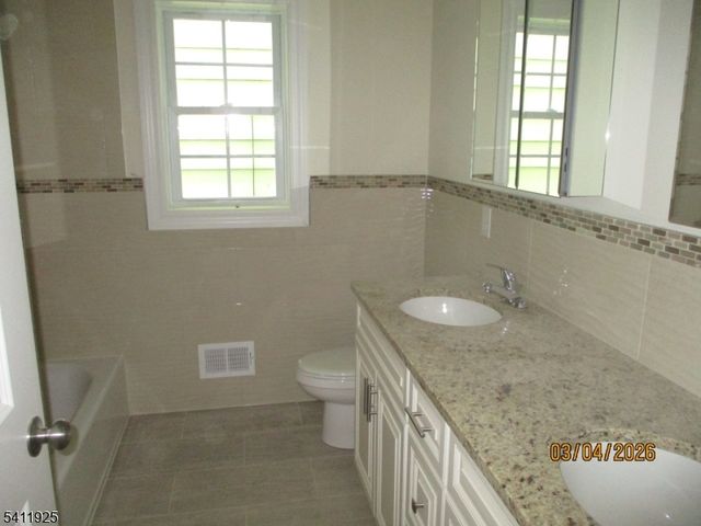 68 Lindsley Ave, Newark City, NJ 07106