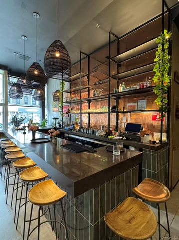 988 Manhattan Avenue, Brooklyn, NY 11222