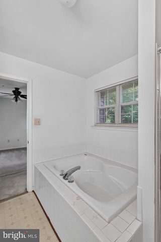 9109 HELMSLEY DR, Clinton, MD 20735