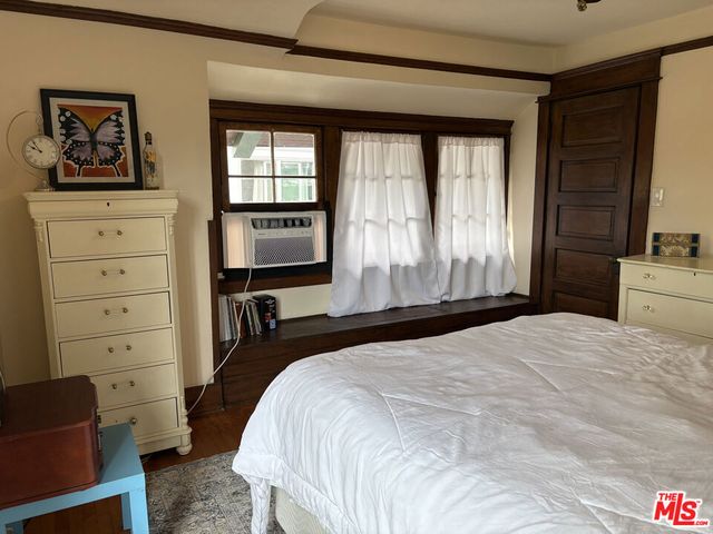 2750 Raymond Avenue, Los Angeles, CA 90007