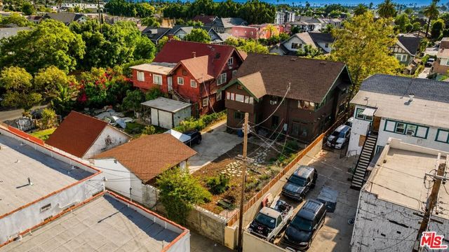 2750 Raymond Avenue, Los Angeles, CA 90007