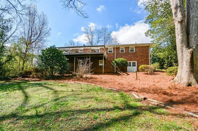 18 Old Farm Road, Marietta, GA 30068