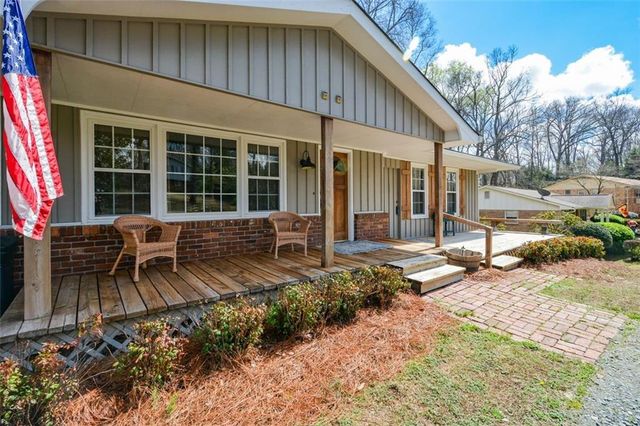 18 Old Farm Road, Marietta, GA 30068