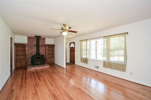 18 Old Farm Road, Marietta, GA 30068