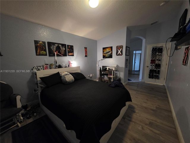 1885 SE 13th St, Homestead, FL 33035