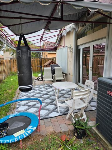 1885 SE 13th St, Homestead, FL 33035