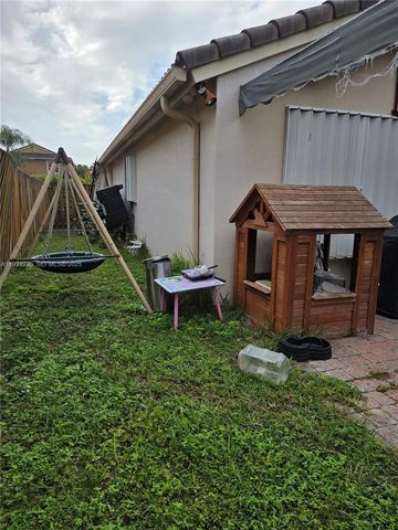 1885 SE 13th St, Homestead, FL 33035