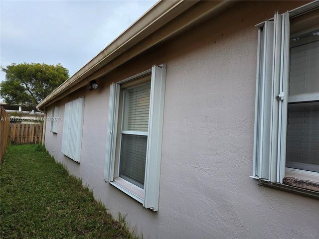 1885 SE 13th St, Homestead, FL 33035