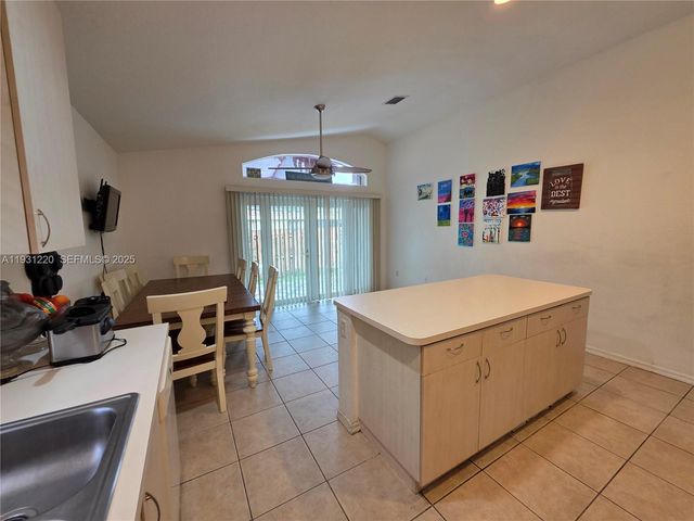 1885 SE 13th St, Homestead, FL 33035