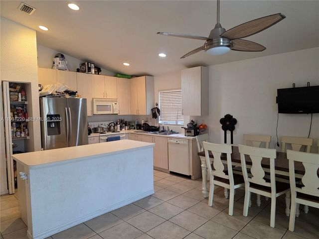 1885 SE 13th St, Homestead, FL 33035