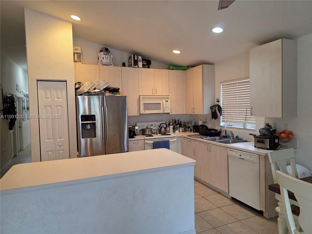 1885 SE 13th St, Homestead, FL 33035