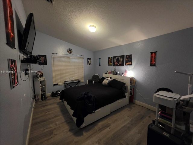 1885 SE 13th St, Homestead, FL 33035