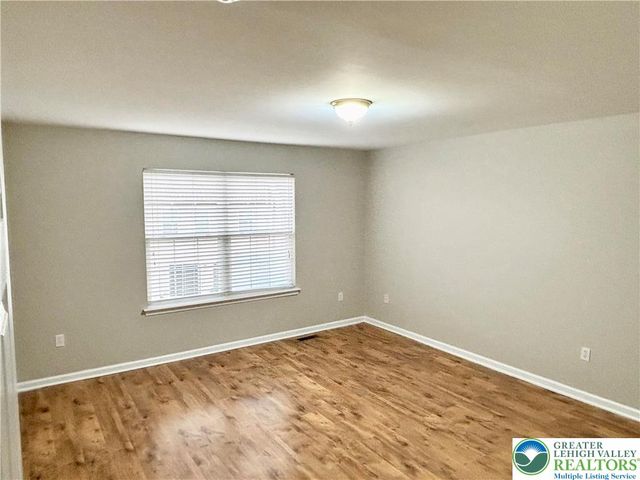 5517 TANGLEWOOD Lane, Lower Macungie Twp, PA 18106