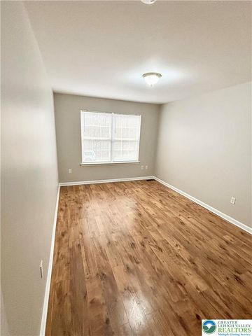 5517 TANGLEWOOD Lane, Lower Macungie Twp, PA 18106