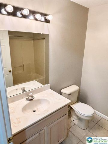 5517 TANGLEWOOD Lane, Lower Macungie Twp, PA 18106