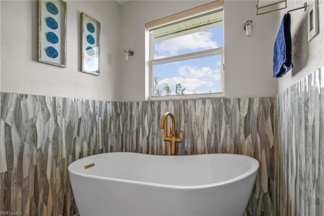 2250 SW 20th AVE, Cape Coral, FL 33991