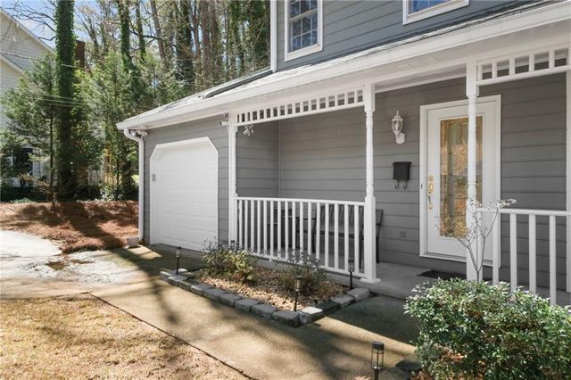 1261 Martin Nash Road SW, Lilburn, GA 30047