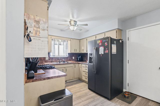 2018 Bonnie Doone Drive, Oregon, OH 43616