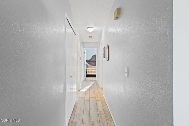 2018 Bonnie Doone Drive, Oregon, OH 43616