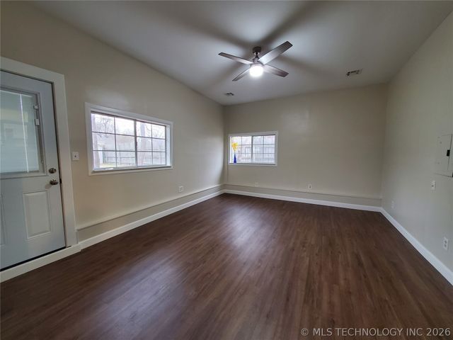 1430 S Erie Avenue E, Tulsa, OK 74112