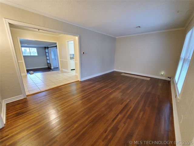1430 S Erie Avenue E, Tulsa, OK 74112