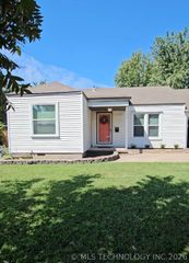 1430 S Erie Avenue E, Tulsa, OK 74112
