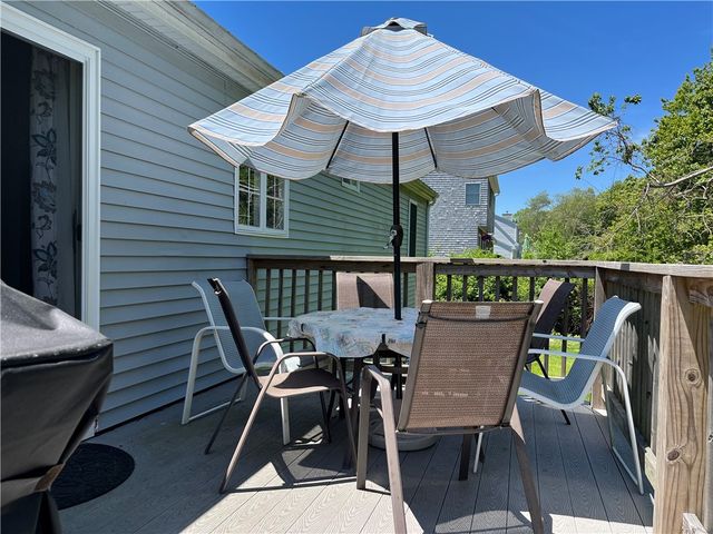 101 Sakonnet Boulevard, Narragansett, RI 02882