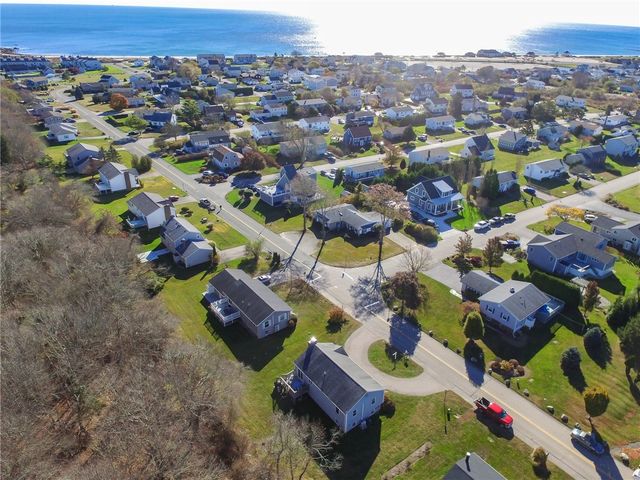 101 Sakonnet Boulevard, Narragansett, RI 02882