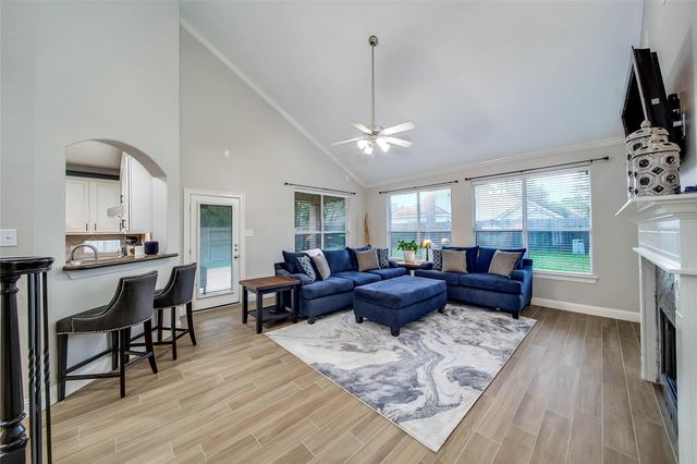 14427 Brighton Trace Lane, Houston, TX 77044