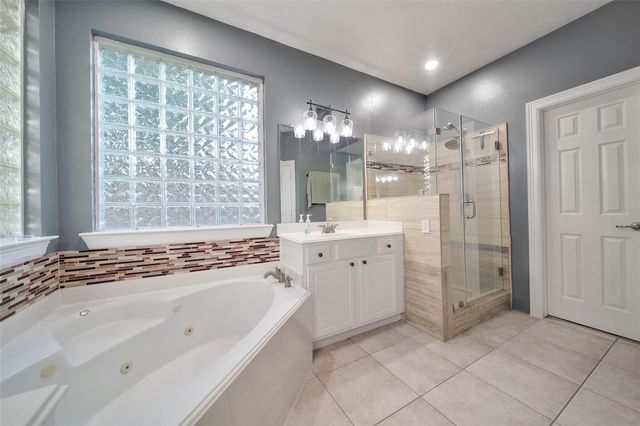 14427 Brighton Trace Lane, Houston, TX 77044