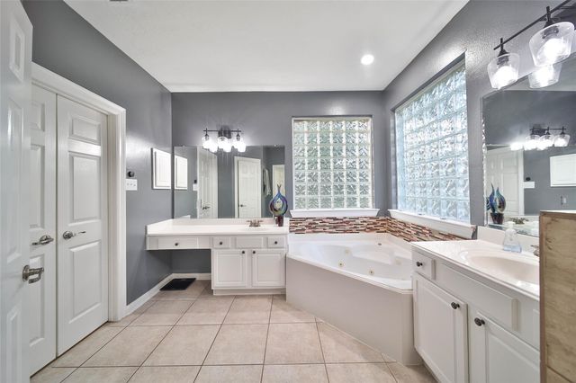 14427 Brighton Trace Lane, Houston, TX 77044