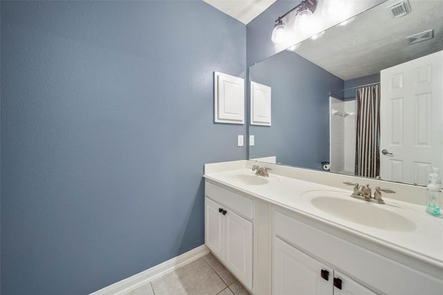 14427 Brighton Trace Lane, Houston, TX 77044